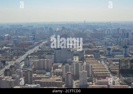 Pékin / Chine - 1er mars 2014 : vue aérienne du centre de Pékin, vue depuis la radio centrale et la tour de télévision de Pékin Banque D'Images