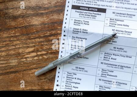 Asheville, Caroline du Nord, États-Unis. 7 septembre 2020. Ce bulletin de vote absent pour l'élection générale a été reçu samedi--un des plus de 650,000 bulletins de vote absents Caroline du Nord a commencé à envoyer vendredi--à Asheville, NC, Etats-Unis, crédit: Gloria Good/Alay Live News Banque D'Images