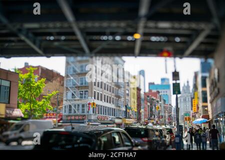 Vue sur Chinatown depuis le pont de Manhattan à New York. Banque D'Images