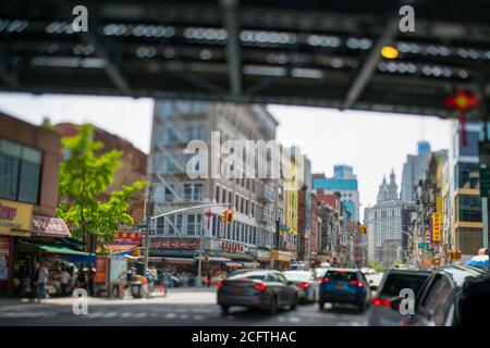 Vue sur Chinatown depuis le pont de Manhattan à New York. Banque D'Images