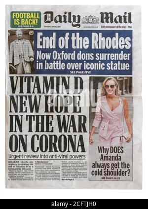 La première page du Daily Mail de juin 2020 avec le titre vitamine D: Nouvel espoir dans la guerre sur Corona Banque D'Images