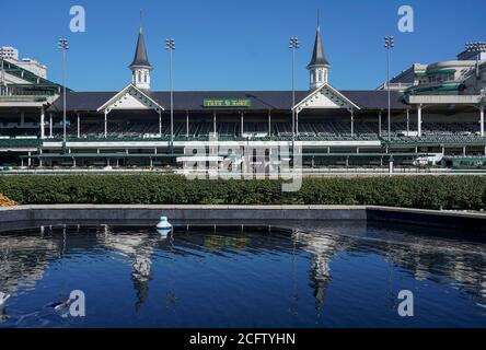 Louisville, Kentucky, États-Unis. 5 septembre 2020. Scènes du Kentucky Derby Day. Les courses sont organisées sans fans en raison de la pandémie de coronavirus qui a frappé le monde et la nation pendant une grande partie de l'année, avec seulement le personnel essentiel, les médias et les connexions de propriété autorisés à assister à Churchill Downs à Louisville, Kentucky. Crédit : csm/Alay Live News Banque D'Images