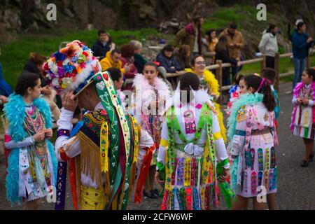 Célébration de la « Carnaval de Cobres », à Vilaboa, Pontevedra, Espagne. Février 2020. Célébration traditionnelle avec costumes régionaux, musique et danses Banque D'Images