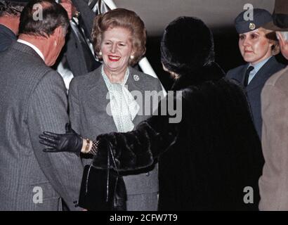 L'Angleterre est le premier ministre Margaret Thatcher arrive pour une visite. Banque D'Images