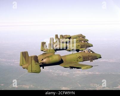 1979 - Quatre Virginia Air National Guard A-10A Thunderbolt II aéronefs volent en formation. Banque D'Images