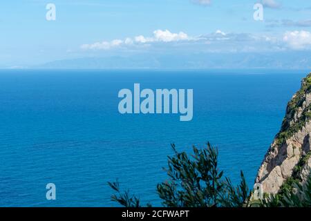 Magnifique paysage de la ville côtière de Bejaia, Algérie Banque D'Images