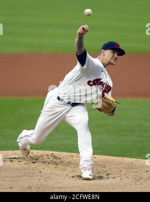 Cleveland, États-Unis. 07septembre 2020. Cleveland Indians Zach Plesac (34) lors du premier repas contre les Kansas City Royals au progressive Field à Cleveland, Ohio, le lundi 7 septembre 2020. Photo par Aaron Josefczyk/UPI crédit: UPI/Alay Live News Banque D'Images