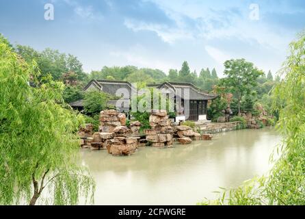 Un jardin classique situé dans le lac Sender West, à Yangzhou, en Chine. Banque D'Images