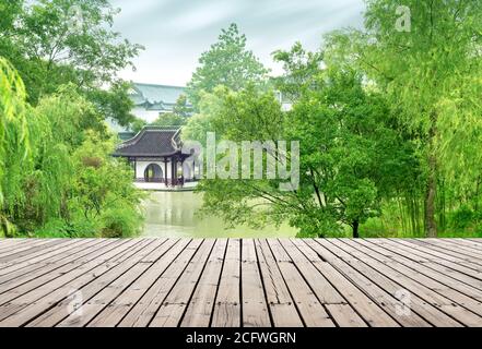 Un jardin classique situé dans le lac Sender West, à Yangzhou, en Chine. Banque D'Images