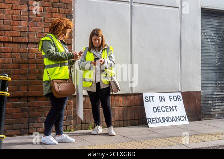 Cork, Irlande. 8 septembre 2020. Les employés d'ex Debenhams sont entrés dans les magasins fermés de Debenhams à Patrick Street, Cork et Henry Street, Dublin ce matin pour intensifier leur action. Le sit-in intervient après que les travailleurs aient réclamé l'offre de licenciement de 1 million d'euros qui leur était faite est dérisoire. Huit ex-travailleurs sont dans le magasin de Cork - cinq de Cork, deux de Tralee et un de Thr Mahon point magasin. Les manifestants ont de la nourriture et sont prêts à s'asseoir aussi longtemps qu'il leur faut pour recevoir une meilleure offre. Crédit : AG News/Alay Live News Banque D'Images