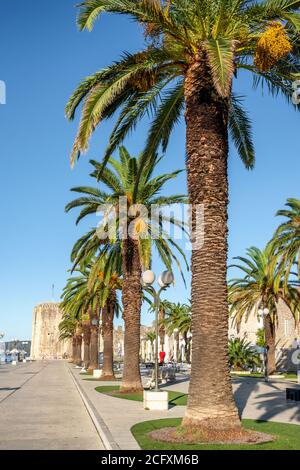 Belle vue d'été de la vieille ville de Trogir en Croatie Banque D'Images