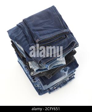 Les jeans sont isolés sur du blanc Banque D'Images
