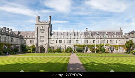 Cork, Cork, Irlande. 08 septembre 2020. Avec l'arrivée des offres de place d'université vendredi prochain, les collèges de troisième niveau se préparent à une admission de nouveaux étudiants plus tard en septembre. Images Quadrangle à l'université de Cork, comté de Cork, - Credit; David Creedon / Alay Live News Banque D'Images