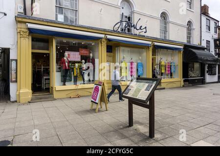 Boutique de vêtements joules, High Street, Market Harborough, Royaume-Uni Banque D'Images