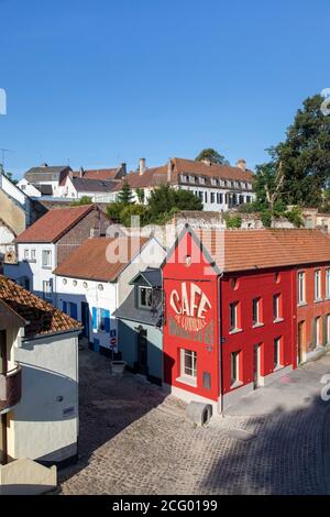 France, pas de Calais, Montreuil-sur-mer, vue sur la ville haute et la grotte de Saint-Firmin Banque D'Images