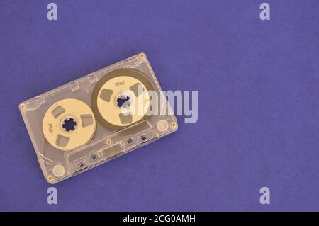 Ruban cassette métallique. La cassette métallique vintage était un moyen de faire de la lecture de musique portable a été utilisé beaucoup pour enregistrer de la musique Banque D'Images