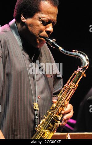 Wayne Shorter, légende du jazz, en direct Banque D'Images