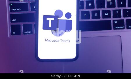 Microsoft Teams est une plate-forme de communication et de collaboration unifiée qui combine le chat persistant sur le lieu de travail et les réunions vidéo New York, États-Unis. S Banque D'Images