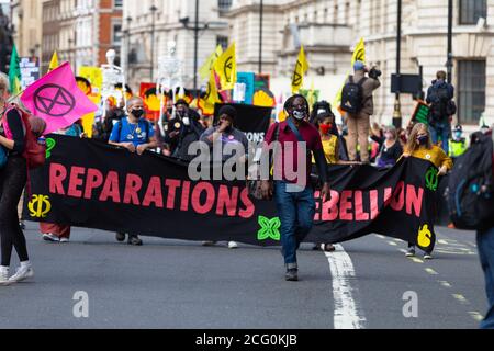 Westminster, Londres, Royaume-Uni. 8 septembre 2020. Le jour 8 extinction rébellion XR marche sur Whitehall en signe de protestation. Crédit photo: Paul Lawrenson-PAL Media/Alay Live News Banque D'Images