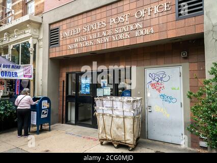 La sous-station du bureau de poste de la station West Village de l'USPS à New York le mardi 1er septembre 2020 (© Richard B. Levine) Banque D'Images