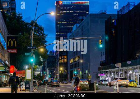 Activité sur la huitième avenue à Chelsea, à New York, le mercredi 2 septembre 2020. (© Richard B. Levine) Banque D'Images