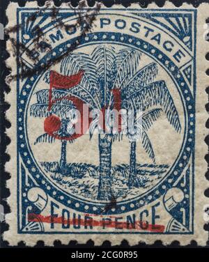 Samoa 1893 John Davis PO surimimprimé 5d en rouge sur le timbre bleu à quatre penny Banque D'Images