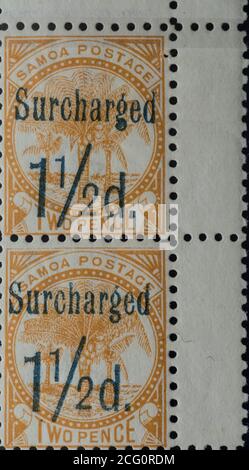 Samoa - Bureau de poste de John Davis - 1893 Perf 11 Paire de la surimpression 1 1/2d sur deux valeurs de clôture Banque D'Images