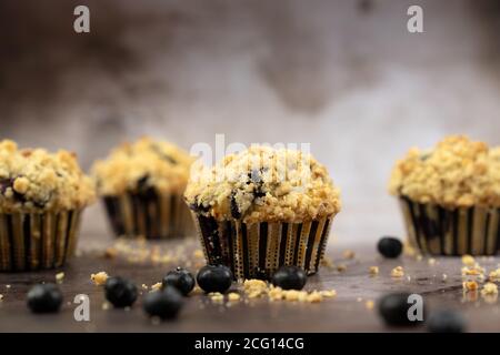 Muffins aux myrtilles avec garniture de streusel Banque D'Images