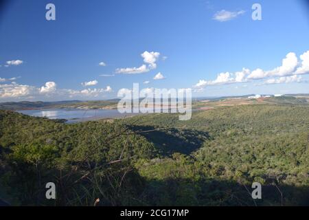 Industrie de la mine d'or Paracatu et bassin de résidus à Minas Gerais Brésil Banque D'Images