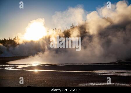 Geysers et évents thermiques de Yellowstone Banque D'Images