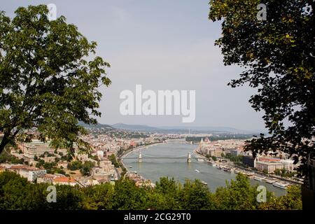 L'Europe de l'Est, Hongrie, Budapest, le Danube, le Pont des Chaînes vu de la Cittadella Banque D'Images