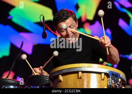 Prague, République tchèque. 08 septembre 2020. Martin Grubinger, percussionniste autrichien, se produit lors du festival Prague Shine, qui célèbre le retour de la vie culturelle et sociale, le 8 septembre 2020, à Prague, en République tchèque. Crédit : Michal Kamaryt/CTK photo/Alay Live News Banque D'Images