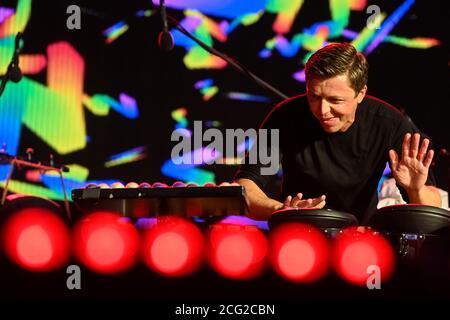 Prague, République tchèque. 08 septembre 2020. Martin Grubinger, percussionniste autrichien, se produit lors du festival Prague Shine, qui célèbre le retour de la vie culturelle et sociale, le 8 septembre 2020, à Prague, en République tchèque. Crédit : Michal Kamaryt/CTK photo/Alay Live News Banque D'Images