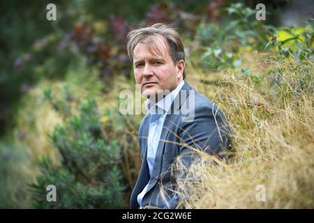 Richard Ratcliffe, le mari de Nazanin Zaghari-Ratcliffe, une femme britannique-iranienne emprisonnée, parle aux médias sur College Green, Westminster. M. Ratcliffe a lancé un appel aux responsables britanniques pour qu'ils insistent pour qu'ils assistent dimanche au deuxième procès de sa femme lorsqu'il commence à Téhéran. Banque D'Images