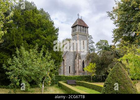 Église paroissiale de tous les Saints et clocher en bois, Hinton Ampner, Upper Itchen Benefice, Bramdean, Alresford, Hants, sud de l'Angleterre Banque D'Images