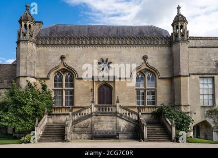 Vue sur l'abbaye de Lacock dans le Wiltshire Banque D'Images