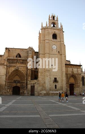 Cathédrale de Palencia de style gothique de Saint Antolin à Palencia Castille et Leon Espagne été Banque D'Images