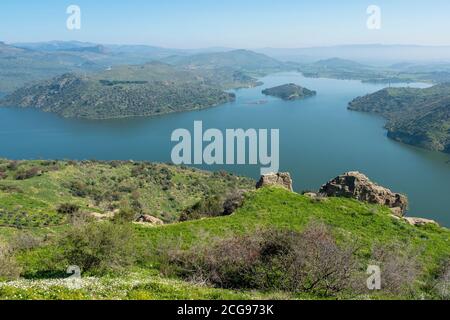 Pergamon, vue panoramique de la ville antique au lac Kestel, Turquie, Bergama Banque D'Images