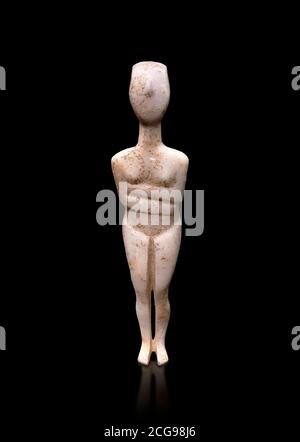 Statuette de figurine femelle : type canonique Cycladique, variété Kapsala. Début de la période des Cyclades II, (2800-2300 av. J.-C.), ' Musée d'Art des Cyclades Athènes. Banque D'Images