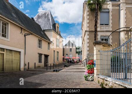 Vue sur la rue de la ville de sable sur Sarthe, France Banque D'Images