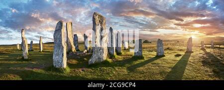 Panorama de Calanais Standing Stones cercle central en pierre érigée entre 2900-2600BC mesurant 11 mètres de large. Au centre de l'anneau se trouve un hu Banque D'Images