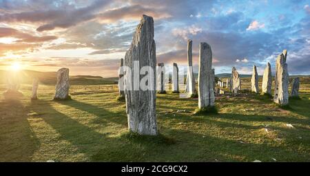 Panorama du cercle de pierre central, au coucher du soleil, érigé entre 2900 et 2600BC mesurant 11 mètres de large. Au centre de l'anneau se trouve un énorme monoli Banque D'Images