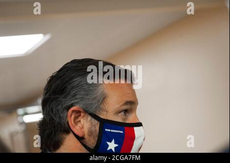 Washington, États-Unis d'Amérique. 09e septembre 2020. Le sénateur américain Ted Cruz (républicain du Texas), parle avec des reporters alors qu'il se rend au Capitole à Washington, DC., le mercredi 9 septembre 2020. Credit: Rod Lamkey/CNP | usage dans le monde crédit: dpa/Alay Live News Banque D'Images