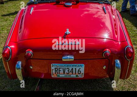 Savannah, GA / USA - 21 avril 2018: 1961 Triumph TR3 lors d'un salon de l'auto à Savannah, Géorgie. Banque D'Images