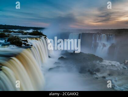 Brésil chutes d'Iguazu coucher de soleil Paysage Amérique du Sud Banque D'Images