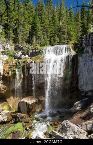 Chute d'eau de Paulina Falls dans le monument volcanique national de Newberry en Oregon Banque D'Images