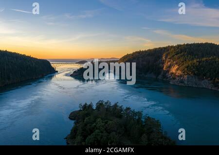 Vue aérienne de Deception Pass WA Banque D'Images