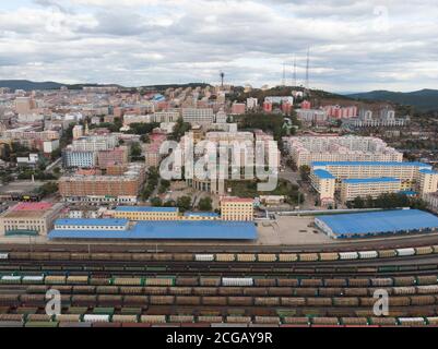 Suifenhe. 9 septembre 2020. La photo aérienne prise le 9 septembre 2020 montre la sous-zone de Suifenhe de la zone de libre-échange pilote (FTZ) de Heilongjiang, dans la province de Heilongjiang, au nord-est de la Chine. Couvrant une superficie de 19.99 kilomètres carrés, la sous-zone de Suifenhe de la zone pilote de libre-échange de Heilongjiang (FTZ) a atteint cette année 308 millions de yuans (45 millions de dollars américains) avec environ 91,200 000 résidents frontaliers, selon le département provincial du commerce. Credit: Zhang Tao/Xinhua/Alay Live News Banque D'Images