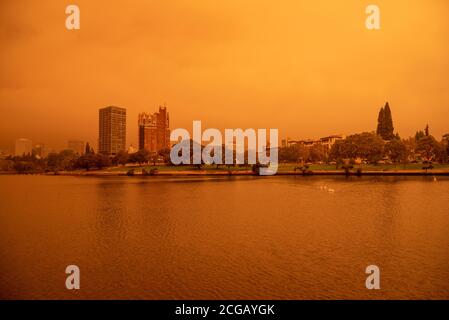 Oakland, CA, 09 septembre 2020, à 12:00. Le comté d'Alameda compte parmi les plus grands incendies de l'État, le feu CZU à Santa Cruz et à Napa Banque D'Images