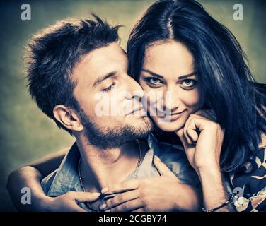 jeune heureux cople portrait avec visages émotionnels de gros plan Banque D'Images